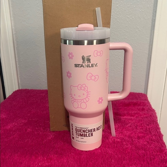 Stanley Pink Hello Kitty Quencher Tumbler - Picture 1 of 4